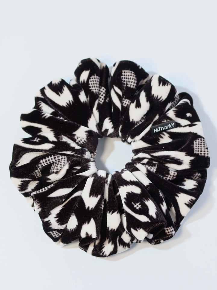 Scrunchies | Pattern Velvet | Black White Pattern